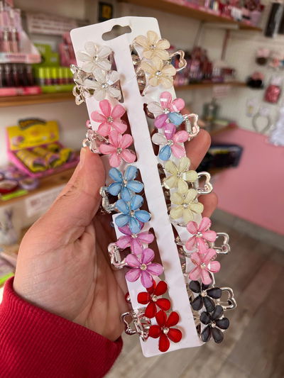 BROCHES METAL 3CM APROX CON FLORCITAS X1