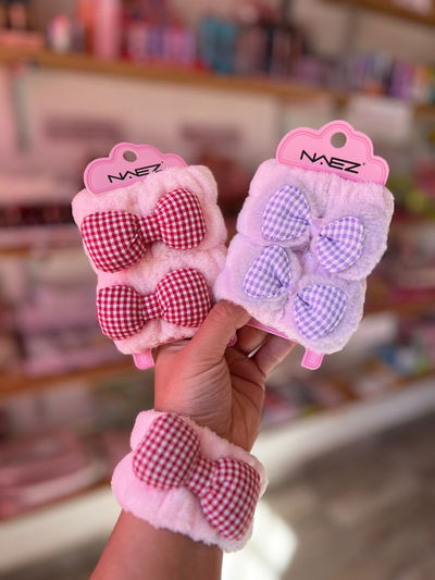 MUÑEQUERAS CON MOÑO