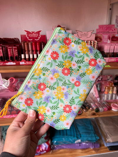 NECESER FLORES