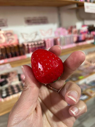 FRUTILLA TONALIDAD ROJA