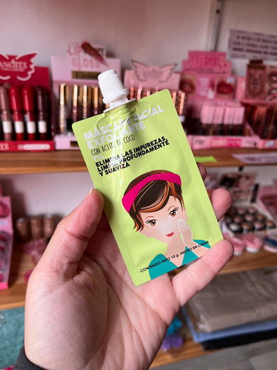 EXFOLIANTE EN CREMA THELMA