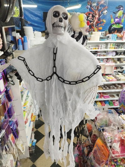CALAVERA FANTASMA BLANCO CADENA ADORNO