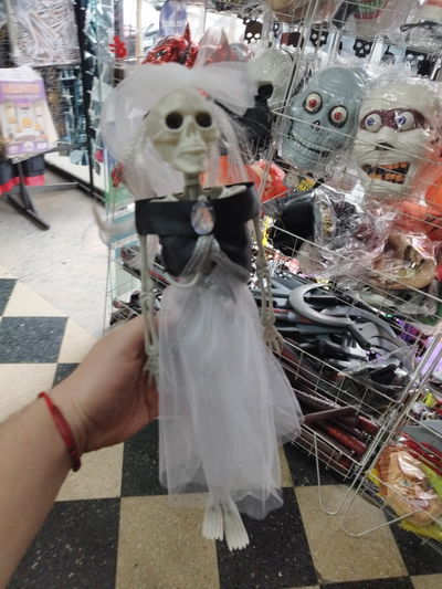 ESQUELETO NOVIA PLASTICO MEDIANO