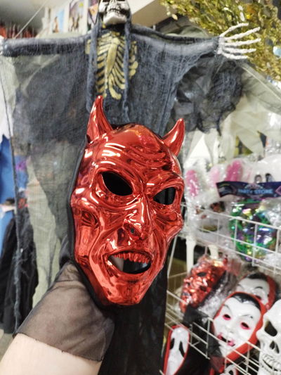 MASCARA DIABLO METALIZADO CON CAPUCHA