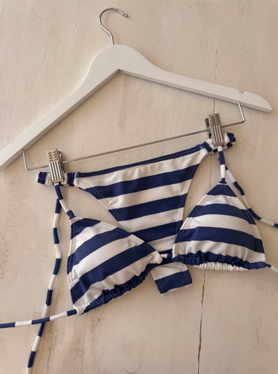 TRIÁNGULO LUCY NÁUTICO