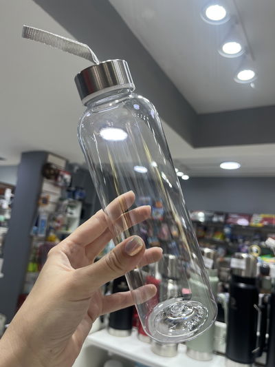 Botella plástica minimalista