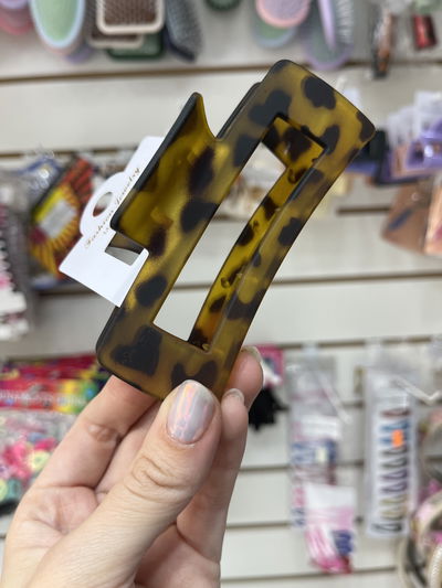 Broche carey animal print