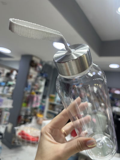 Botella plástica minimalista