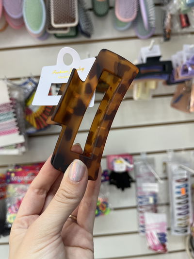 Broche carey animal print