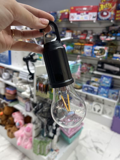 Lámpara recargable con gancho 