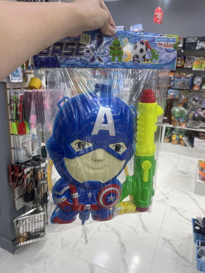 Mochila lanza agua Capitán America