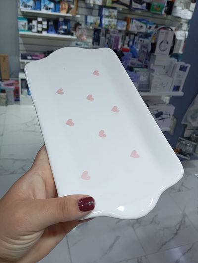Bandeja rectangular cerámica corazones rosas
