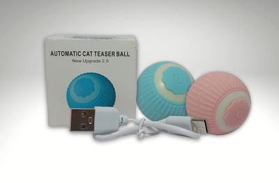 Pelota interactiva para gatitos