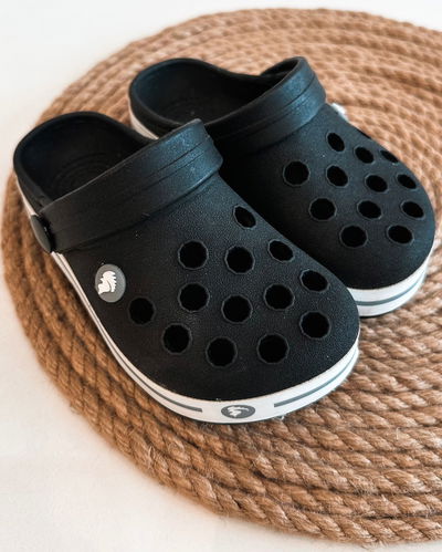 Crocs rebelde 
