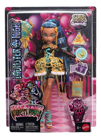 Monster High. Cleo Denile el Cumpleaños número 1600 de Draculaura. Scary Sweet Birthday. 