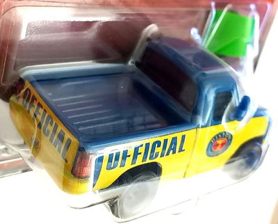 Cars – DEXTER HOOVER (Con Bandera Verde)- Metal. Escala 1:55. Disney y Pixar.  Mattel.