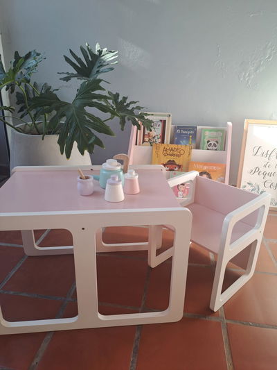 Juego de Mesa y Sillas Montessori 