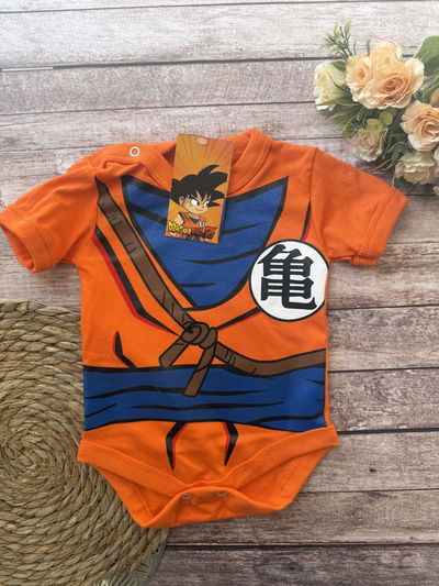 Body Goku manga corta 