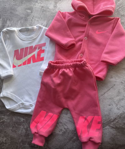 Trío Nike rosa
