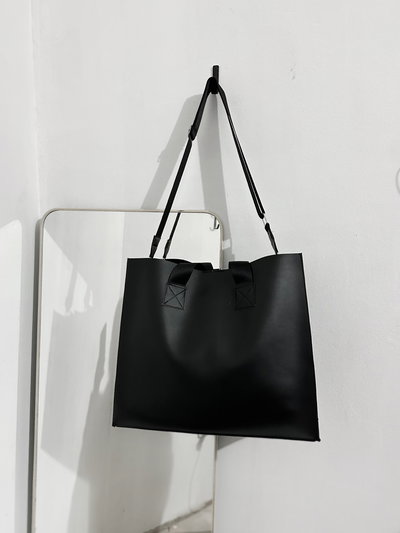 Bolso Sabrina negro (se envía a partir del 30/4) 