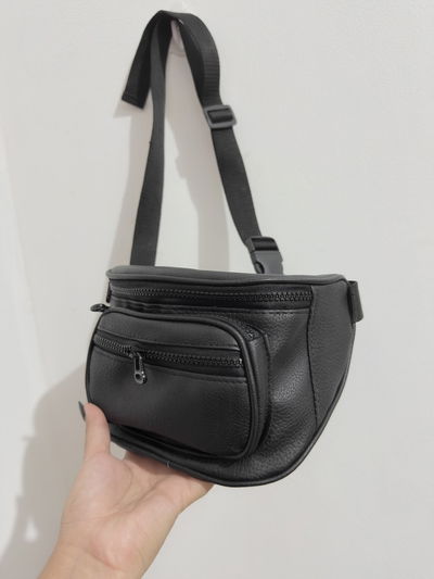 AUSTRALIA black