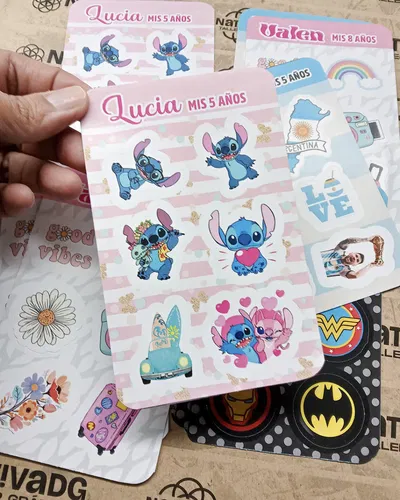 Planchitas de stickers personalizados para souvenirs infantiles
