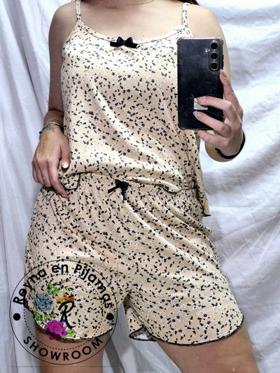PIJAMA TIRITAS FLORES FONDO BEIGE