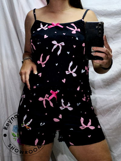 PIJAMA TIRITAS MOÑOS FONDO NEGRO