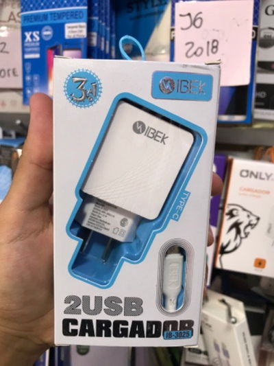 Cargador IBEK tipo C 3.1A 2 usb desmontable
