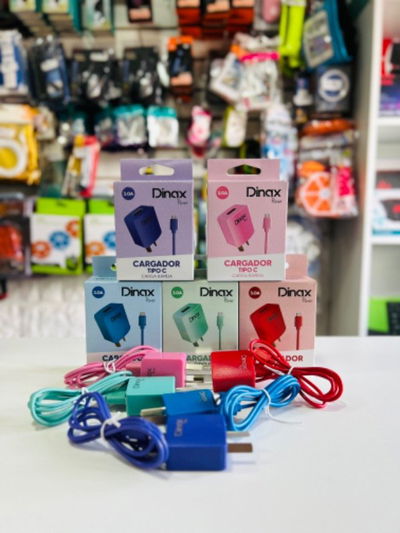 Cargador dinax v8 3A cable desmontable (colores)