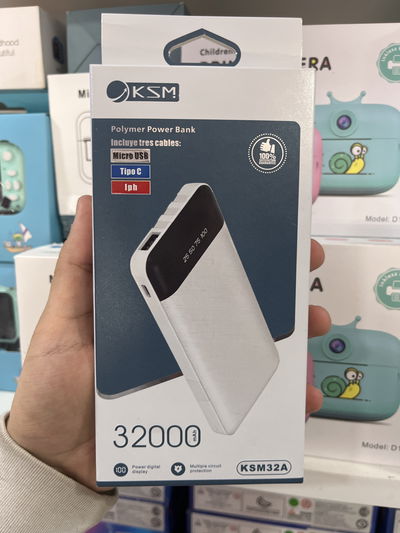 Power BANK 32000 MAH. 3 cables de carga 