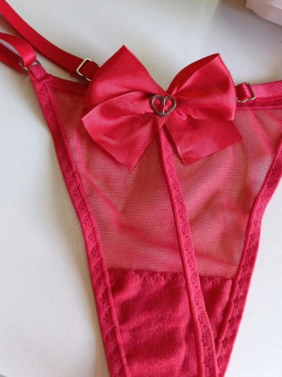 Tanga moño y corazón