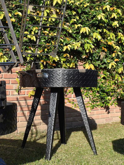 FOGONERO ASADOR CON ESTACA, Modelo Chico, Patas JIRAFA