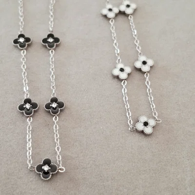 Collar florcitas B&N ●AQ●