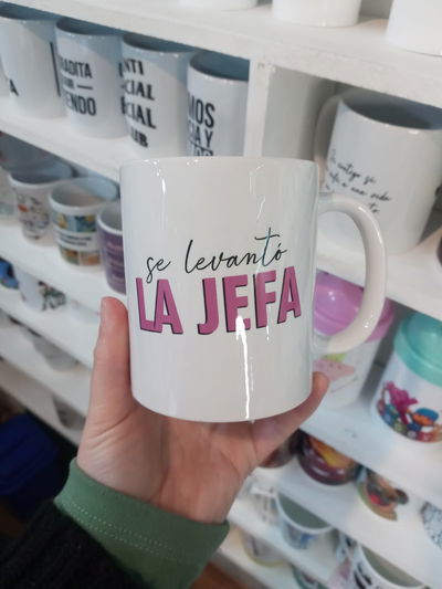 Taza de cerámica, Se levantó la jefa