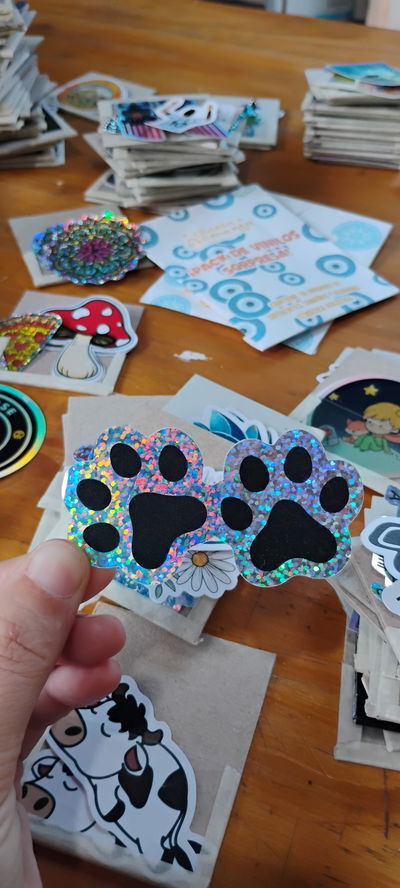 Vinilo holográfico glitter huellitas
