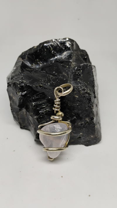 Dije de cuarzo rosa 