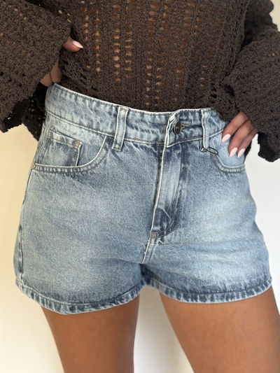 SHORT TIRO ALTO MAGA