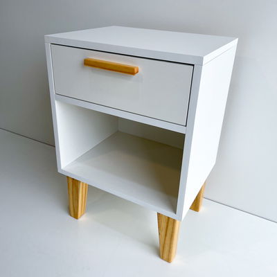 Mesa de luz Nórdica 01