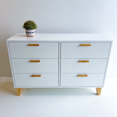 Cómoda nórdica tirador de madera