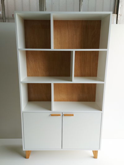 Estanteria nordica fondo madera