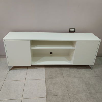 Rack 1,60 blanco, patas metal.