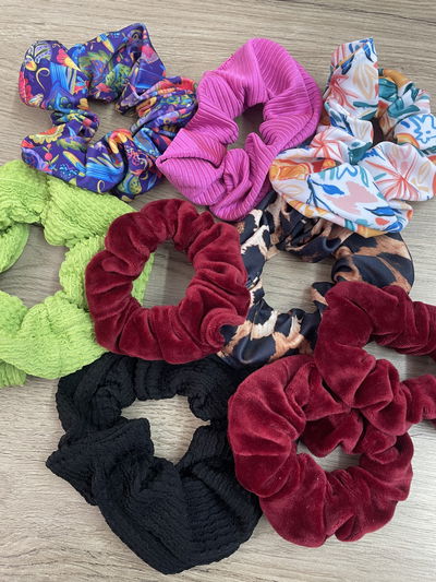 DOCENA DE SCRUNCHIES