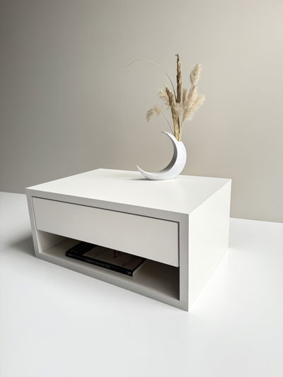 Mesa de luz flotante Blanca lista para instalar