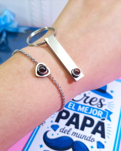 Llavero + Pulsera Proyector para Compartir