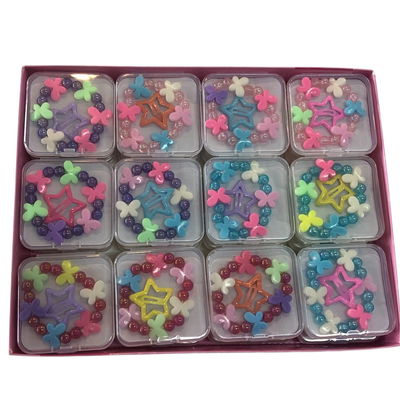 Set mini hebilla y pulsera de mostazillas en caja acrílica