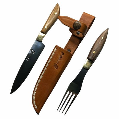 Cuchillo y tenedor chico El Caburé con funda de cuero 22cm