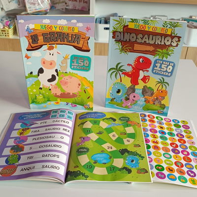 Libro JUEGO Y COLOREO x1 unidad 32 páginas 28x20cm (incluye stickers)