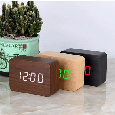 Reloj despertador de madera con temperatura a USB (HY009)