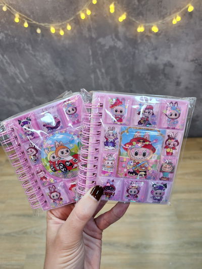 Agenda con agua LABUBU incluyen stickers x1 unidad
